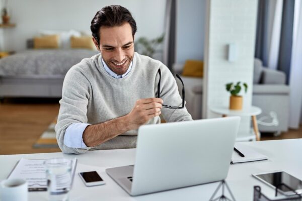 Cum să îți îmbunătățești productivitatea la muncă