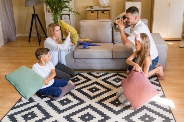 Covorul ideal pentru living: materiale, dimensiuni, culori și stiluri