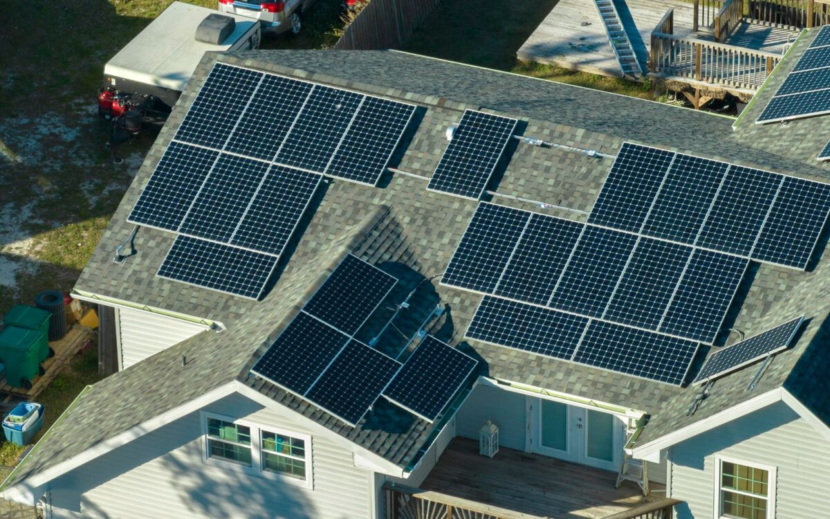 Panouri fotovoltaice de 3, 5 sau 10 kW? Cum alegi sistemul potrivit
