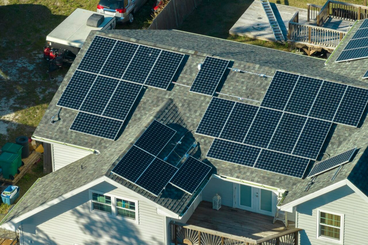 Panouri fotovoltaice de 3, 5 sau 10 kW? Cum alegi sistemul potrivit