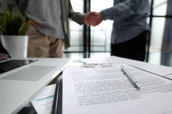 Cum ieși dintr-o asociere fără să blochezi firma